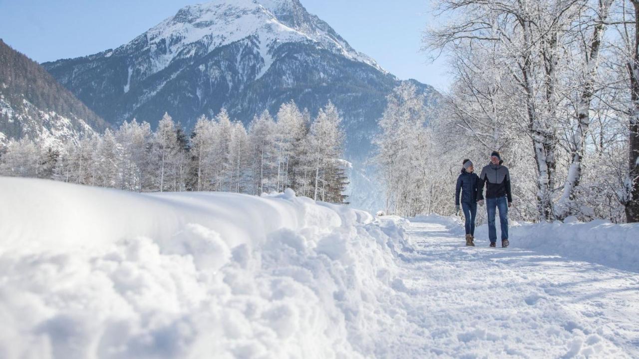 Pension Alpina Roppen ภายนอก รูปภาพ